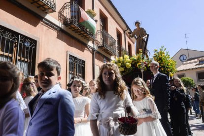 A Cardenal Landázuri se le puso cara de alfombra roja para recibir el cortejo de las grandes estrellas del Corpus.
