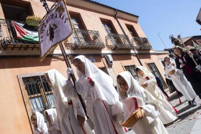 A Cardenal Landázuri se le puso cara de alfombra roja para recibir el cortejo de las grandes estrellas del Corpus.