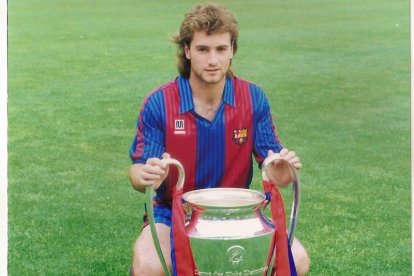Juan Carlos Rodríguez con la Copa de Europa Wembley 1992. DL