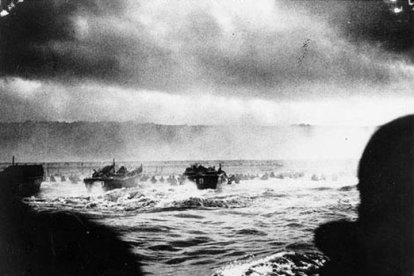 Fotografía facilitada por el ejército de los EE.UU. que muestra el desembarco de Normandía el 6 de junio de 1944.