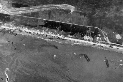 La llegada de tropas de las fuerzas aliadas durante el desembarco de Normandía el 6 de junio de 1944.