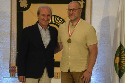 Manolo Martínez recogió el premio en nombre de los deportistas olímpicos leoneses.
