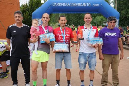 Podio masculino de la Carrera de Brazuelo.  MÓNICA PÉREZ