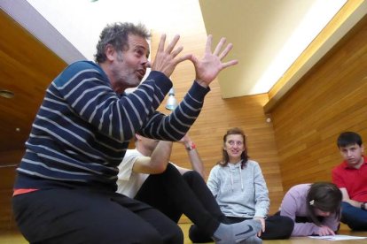 Taller de danza inclusiva Ángel Zotes e Isabel Álvarez.