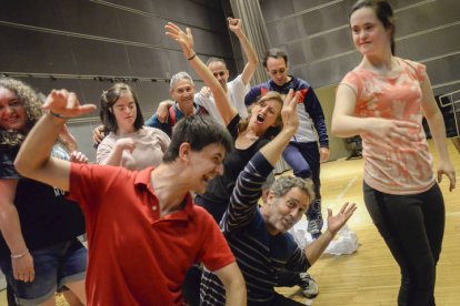 Taller de danza inclusiva Ángel Zotes e Isabel Álvarez.