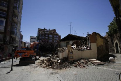Esta vivienda fue declarada como ruina inminente tras sufrir un incendio el pasado mes de abril.