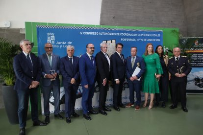 Autoridades asistentes al congreso.