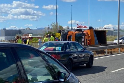 Un momento de la intervención de los servicios de emergencias.