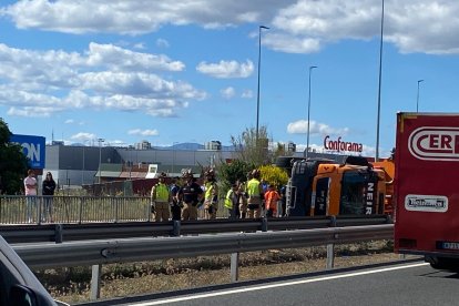 Un momento de la intervención de los servicios de emergencias.