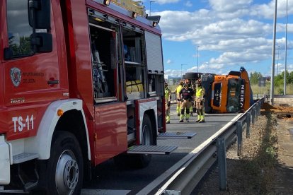 Un momento de la intervención de los servicios de emergencias.