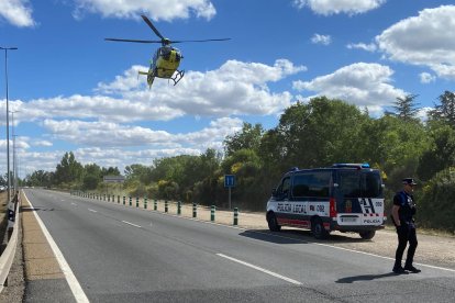 Un momento de la intervención de los servicios de emergencias.