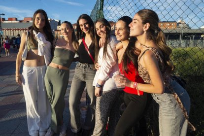 Ana Mena fue el principal reclamo de un festival que reunió a 17.000 almas en León con una propuesta fiestera de música actual