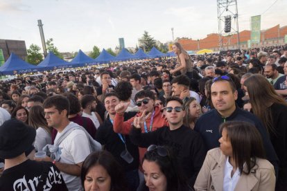 Ana Mena fue el principal reclamo de un festival que reunió a 17.000 almas en León con una propuesta fiestera de música actual