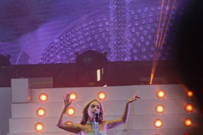 Ana Mena fue el principal reclamo de un festival que reunió a 17.000 almas en León con una propuesta fiestera de música actual