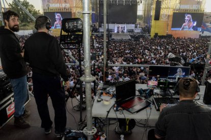 Ana Mena fue el principal reclamo de un festival que reunió a 17.000 almas en León con una propuesta fiestera de música actual