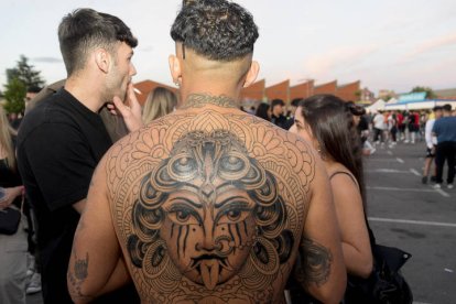 Ana Mena fue el principal reclamo de un festival que reunió a 17.000 almas en León con una propuesta fiestera de música actual