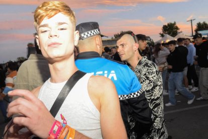 Ana Mena fue el principal reclamo de un festival que reunió a 17.000 almas en León con una propuesta fiestera de música actual