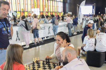 Los escolares fueron los protagonistas en el Palacio de Congresos y Exposiciones de León. MARÍA FUENTES