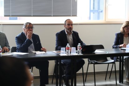 Alfonso Arroyo presidió la reunión en la Fundación Santa Bárbara.