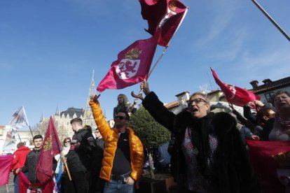 Pleno extraordinario de la Diputación de León. F. Otero Perandones.