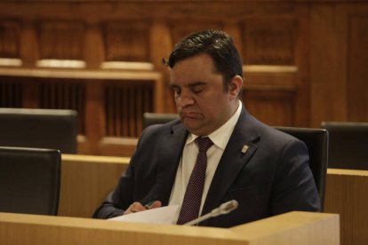 Pleno de la Diputación de León. F. Otero Perandones.