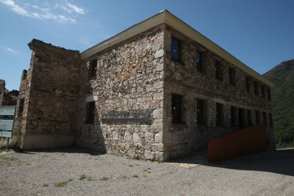 El centro La Montaña Negra ha supuesto una inversión de 300.000 euros y en breve contará con una visita virtual en 3D a la antigua mina de la Peña del Seo