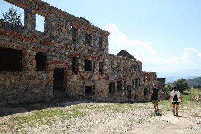 Rubén y Leticia, dos senderistas que llegaron al poblado desde Cadafresnas