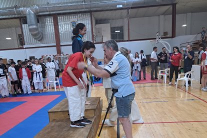 La Bañeza reunió a más de 600 karatecas en una jornada deportiva de altos vuelos.