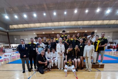 La Bañeza reunió a más de 600 karatecas en una jornada deportiva de altos vuelos.