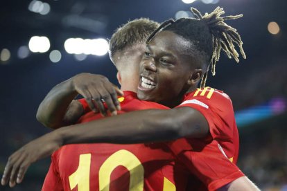 Nico Williams fue una pesadilla para los georgianos por la banda y culminó su enorme partido con un golazo que daba la tranquilidad a España. ROBERT GHEMENT
