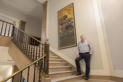 El alcalde de Pamplona, Joseba Asiron, durante la entrevista concedida a EFE en la que, en vísperas del inicio de los Sanfermines, un modelo festivo que 