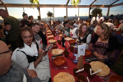 Mercado medieval y cena en la Noche Templaria de Ponferrada.