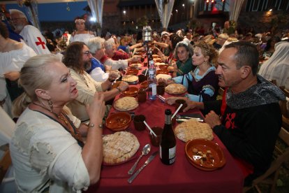 Mercado medieval y cena en la Noche Templaria de Ponferrada.