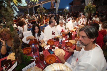 Mercado medieval y cena en la Noche Templaria de Ponferrada.