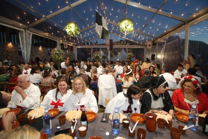 Mercado medieval y cena en la Noche Templaria de Ponferrada.