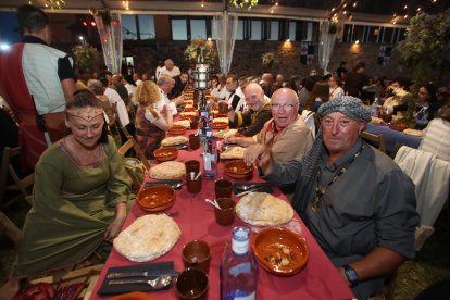 Mercado medieval y cena en la Noche Templaria de Ponferrada.