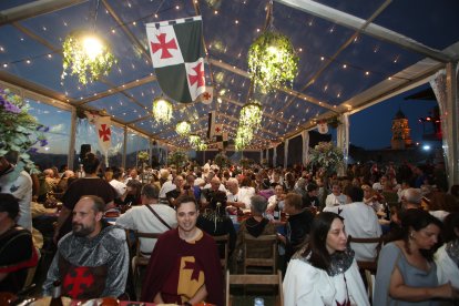 Mercado medieval y cena en la Noche Templaria de Ponferrada.