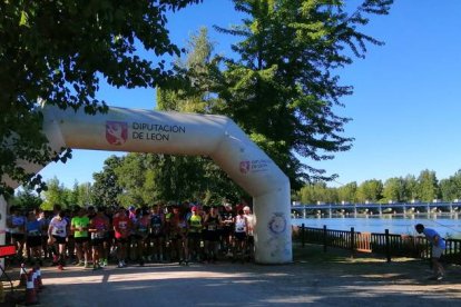 Todos los años se organiza una carrera popular.