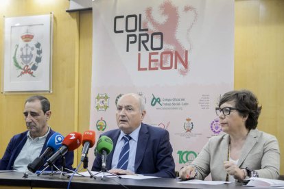 Un momento de la presentación, ayer en León.