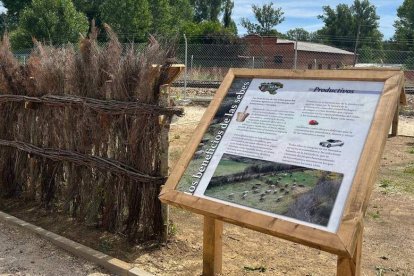 Foto de familia de la inauguración del ecomuseo de Lorenzana. DL