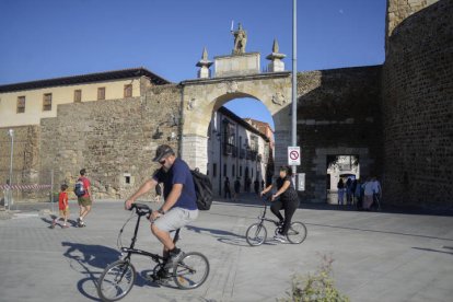 La obra del enlace de Carerras y Era del Moro se remate después de siete meses de trabajos.