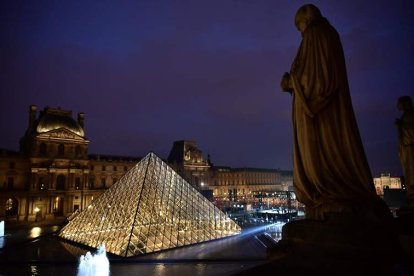 El Louvre será un punto del recorrido de la maratón.