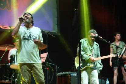 La música del Fiestizaje pone el contrapunto al silencio de Las Edades del Hombre en Villafranca