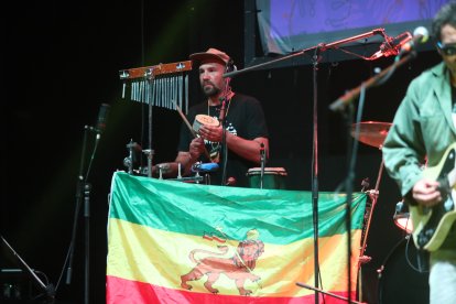 La música del Fiestizaje pone el contrapunto al silencio de Las Edades del Hombre en Villafranca