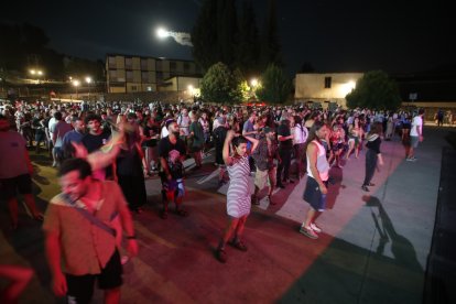 La música del Fiestizaje pone el contrapunto al silencio de Las Edades del Hombre en Villafranca