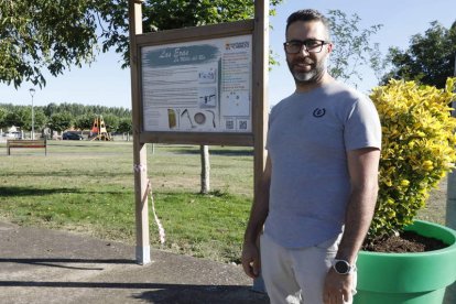 Daniel Castro aprovecha las tardes de verano para visitar a su familia en La Milla del Río.