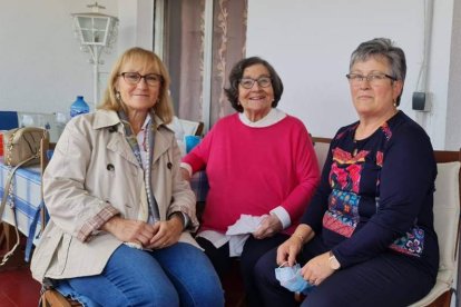 María Isabel Díez, Rosa María Dopico y Rose Mar Ordóñez.