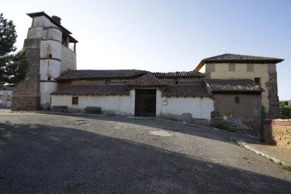 La iglesia vista desde el exterior. FERNANDO OTERO