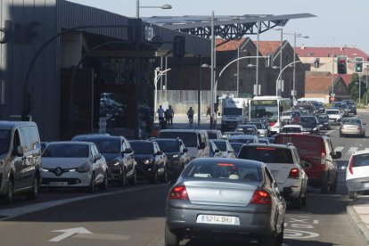 Vista de la gran saturación en el oeste de la capital leonesa. 