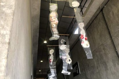 Las obras de un nutrido grupo de artistas vinculados a León forman parte de ‘Dioses y tragedias’, exposición de la Diputación impulsada por el ILC. DL